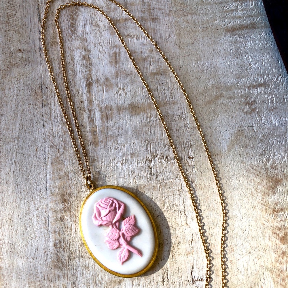 Vintage Mother’s Day 1979 Franklin Mint Pink Porcelain Rose Pendant Necklace 24”